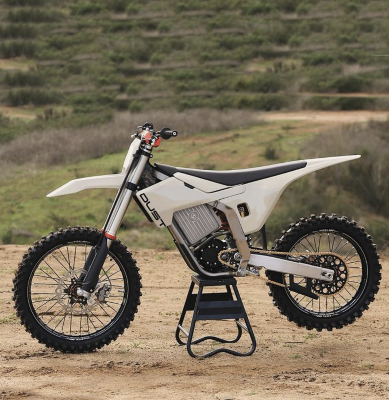 Dust moto | siliXcon