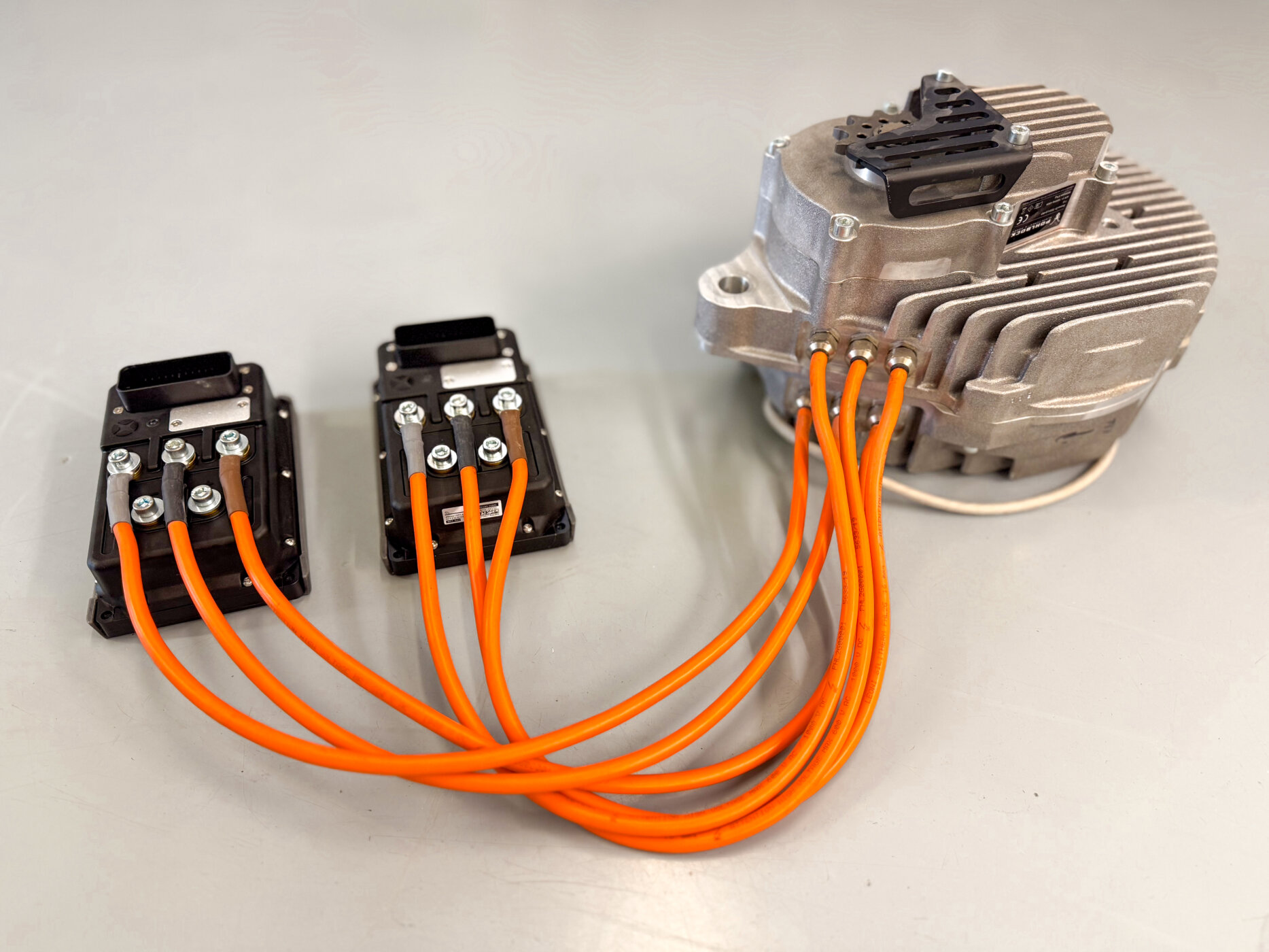 siliXcon Dual Motor Control