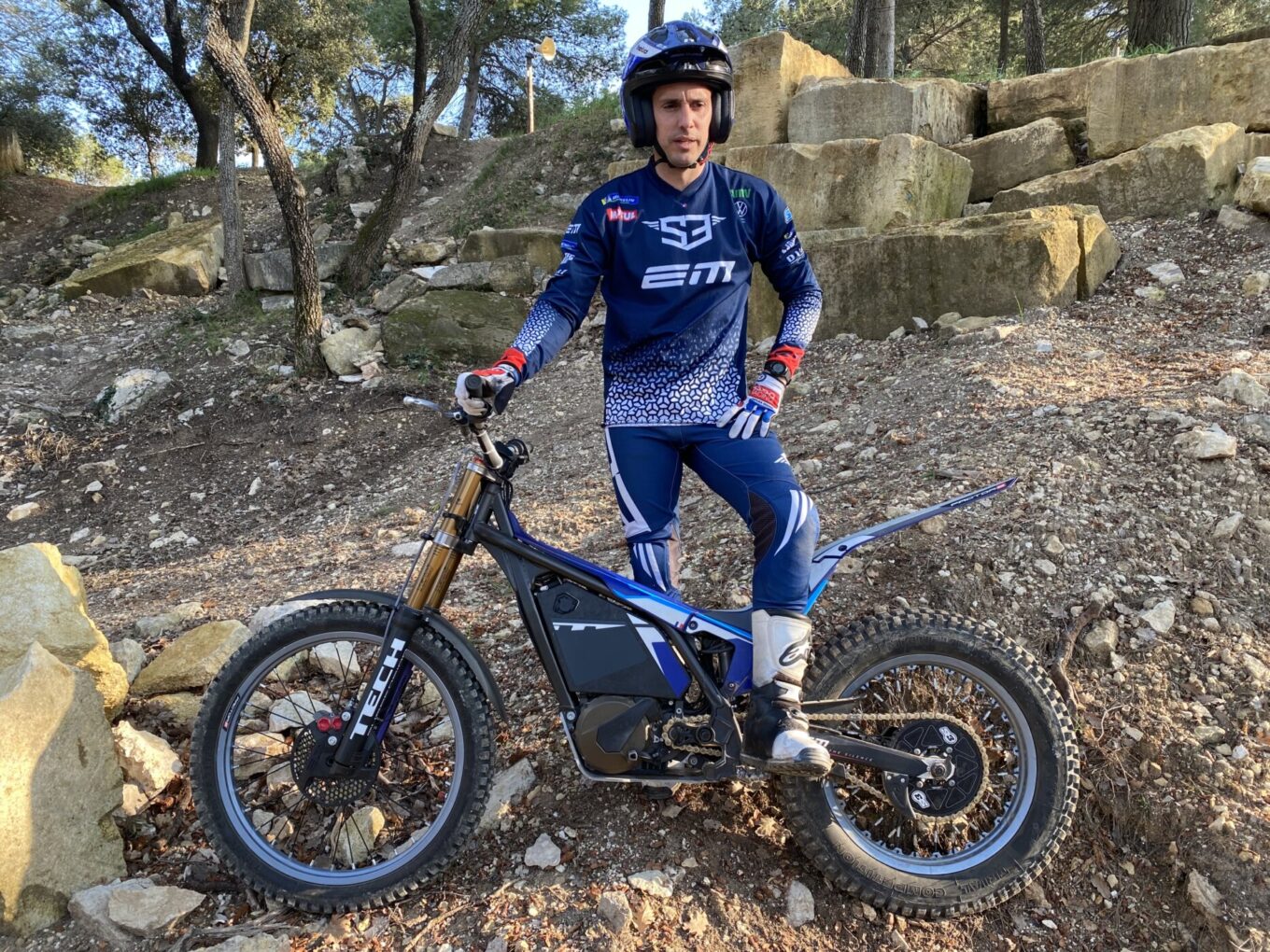 EM | siliXcon | new trail moto